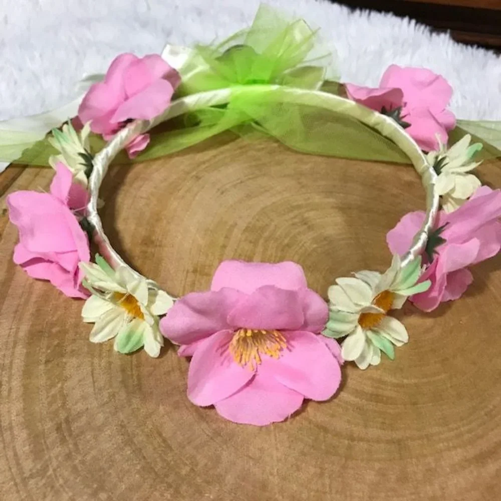 NWOT Tinkerbell Floral Tiara & Tinkerbell Tulip Blush & Gloss Set